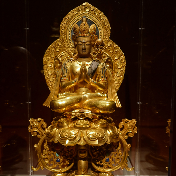 sapphire adornments in buddhism