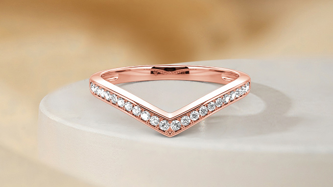 V-shaped wedding band