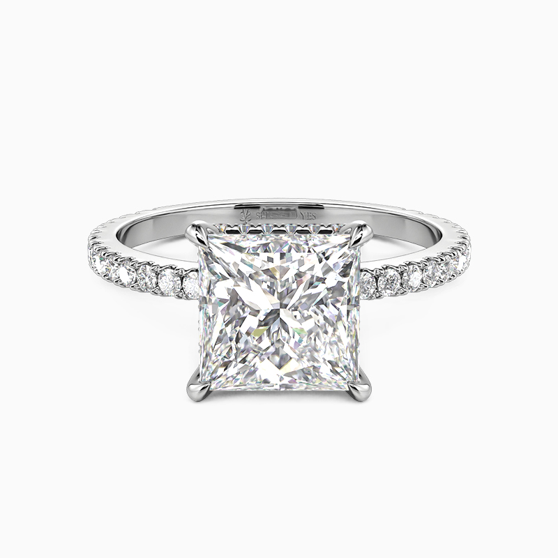 princess-cut lab-grown diamond engagement ring