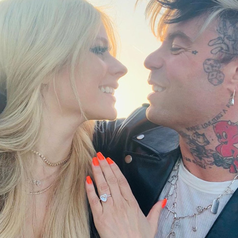 Avril Lavigne’s heart cut Engagement Ring