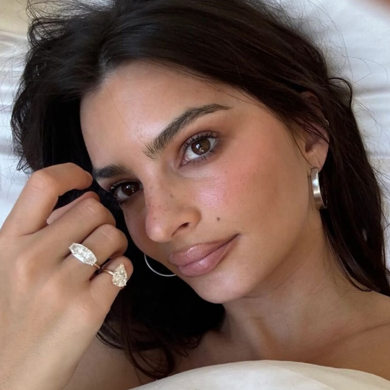 Emily Ratajkowski's princess Engagement Ring