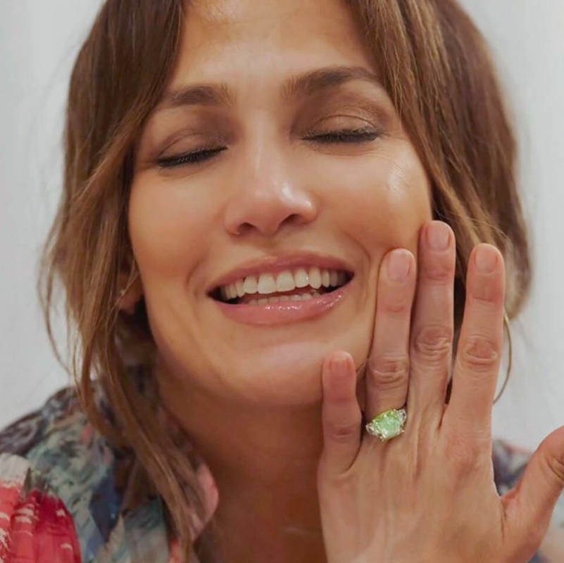 Jennifer Lopez’ radirant cut Engagement Ring