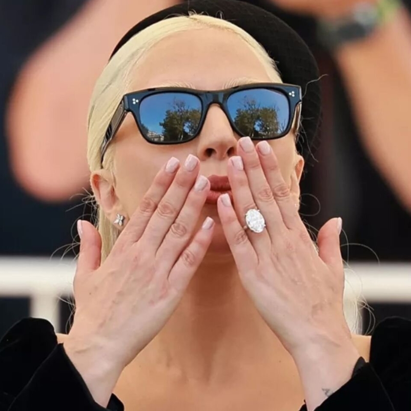 Lady Gaga’s oval cut Engagement Ring