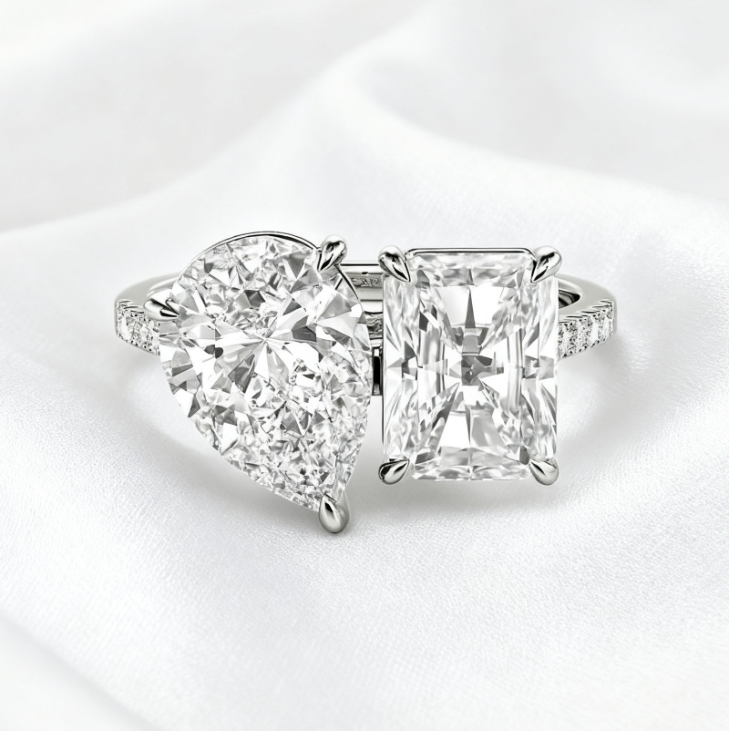 Pair&Share Pear Cut Toi Et Moi Engagement Ring