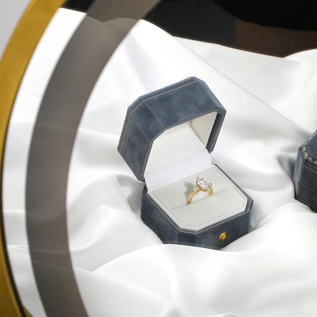 three-stone/trilogy ring