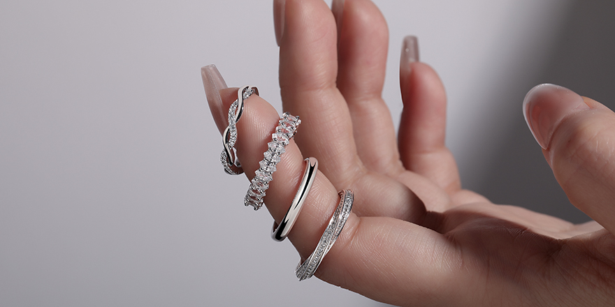 VERSATILE WEDDING BANDS