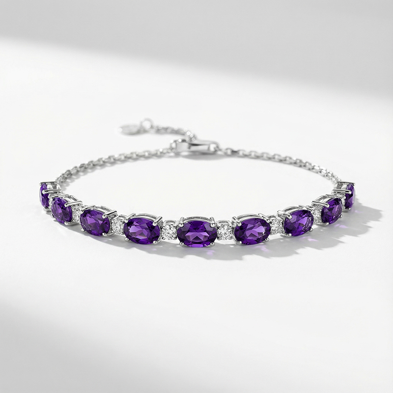 February birthstone jewelry: bracelet with amethyst