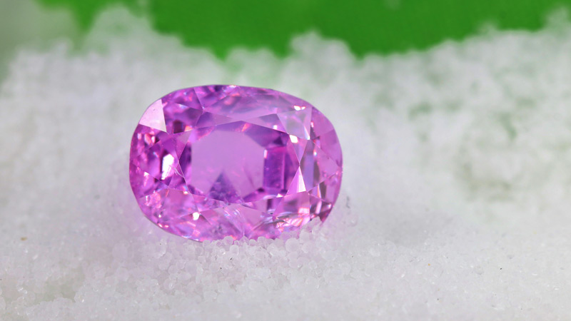 how to choose a pink sapphire