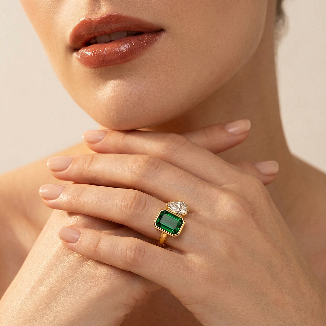 emerald&diamond toi et moi ring