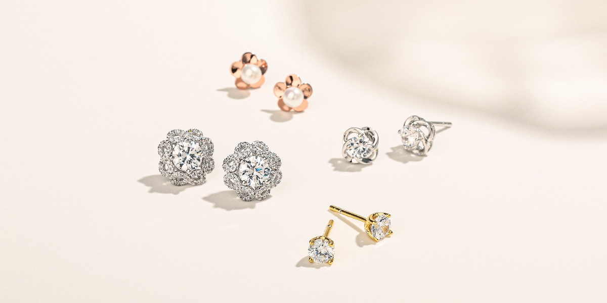 What are stud earrings