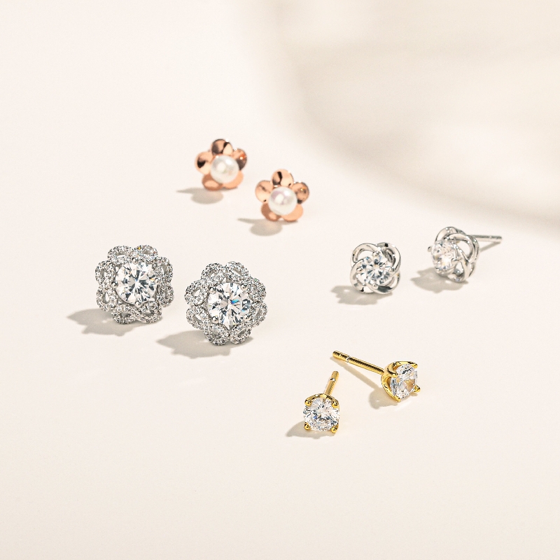 What are stud earrings
