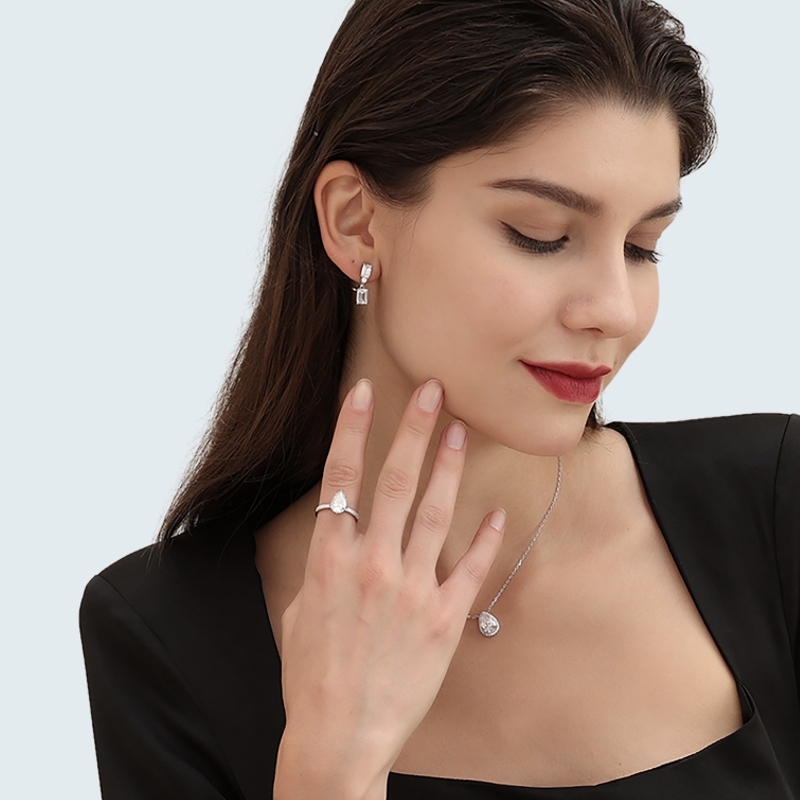 Hypoallergenic jewelry metals for sensitive skin